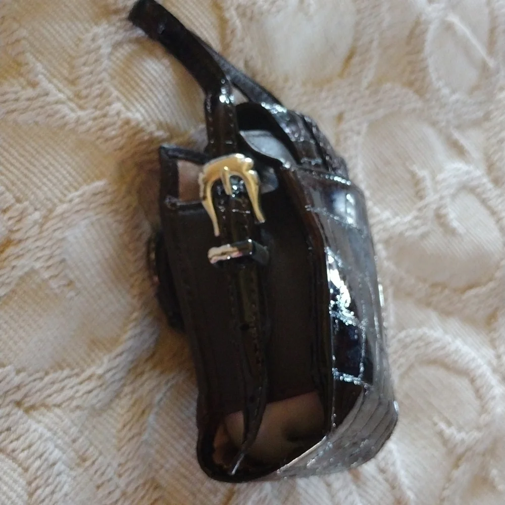 4@30.00 𝅺or 20.00 VINTAGE Cell Phone Case by BRIGHTON